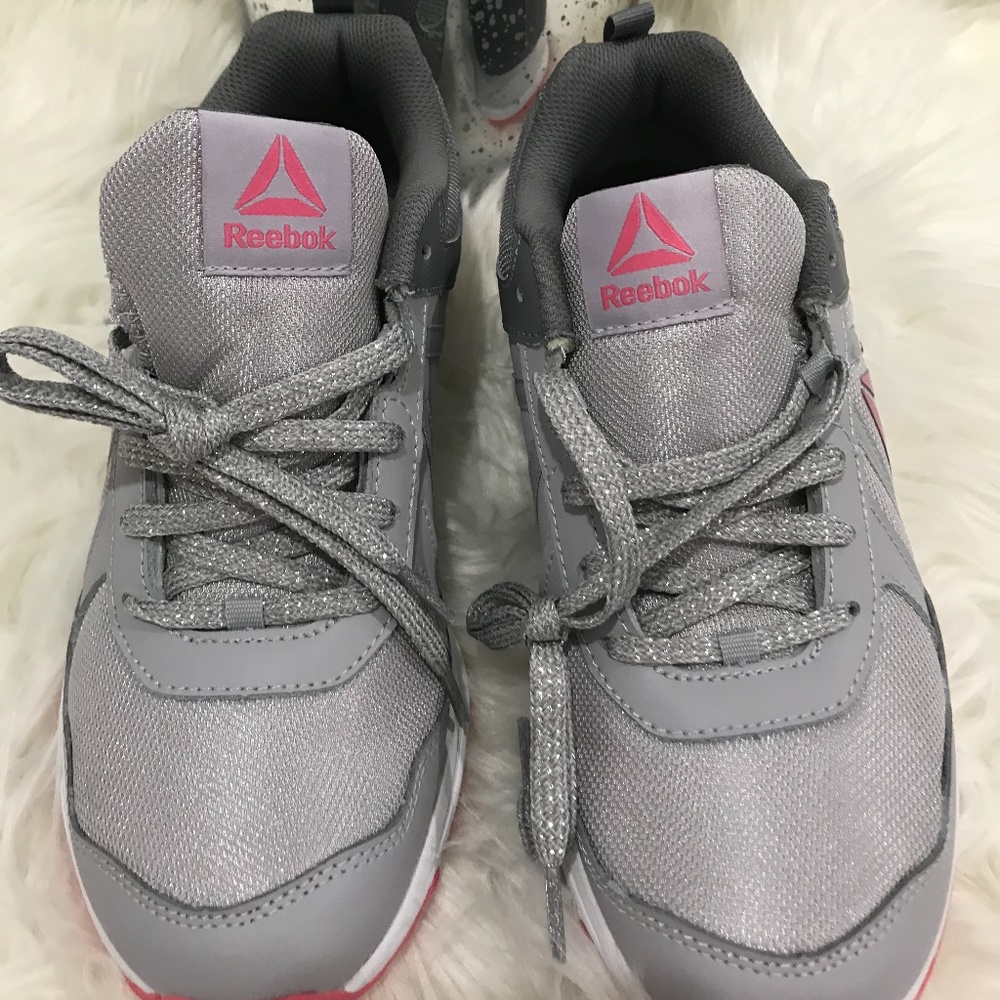 Reebock $25 New Size 6.5 - Picture 3 of 7